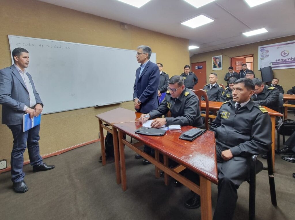 𝗦𝗘𝗡𝗔𝗠𝗛𝗜 𝗜𝗠𝗣𝗔𝗥𝗧𝗘 𝗦𝗘𝗦𝗜Ó𝗡 𝗘𝗗𝗨𝗖𝗔𝗧𝗜𝗩𝗔 𝗔 𝗢𝗙𝗜𝗖𝗜𝗔𝗟𝗘𝗦 𝗗𝗘 𝗟𝗔 𝗘𝗦𝗖𝗨𝗘𝗟𝗔 𝗗𝗘 𝗖𝗢𝗠𝗔𝗡𝗗𝗢 𝗬 𝗘𝗦𝗧𝗔𝗗𝗢 𝗠𝗔𝗬𝗢𝗥 𝗡𝗔𝗩𝗔𝗟, 𝗣𝗢𝗦𝗧𝗘𝗥𝗜𝗢𝗥𝗠𝗘𝗡𝗧𝗘 𝗘𝗟 𝗗𝗜𝗥𝗘𝗖𝗧𝗢𝗥 𝗚𝗘𝗡𝗘𝗥𝗔𝗟 𝗗𝗘𝗟 𝗦𝗘𝗡𝗔𝗠𝗛𝗜 𝗥𝗘𝗖𝗜𝗕𝗜𝗢 𝗨𝗡 𝗥𝗘𝗖𝗢𝗡𝗢𝗖𝗜𝗠𝗜𝗘𝗡𝗧𝗢