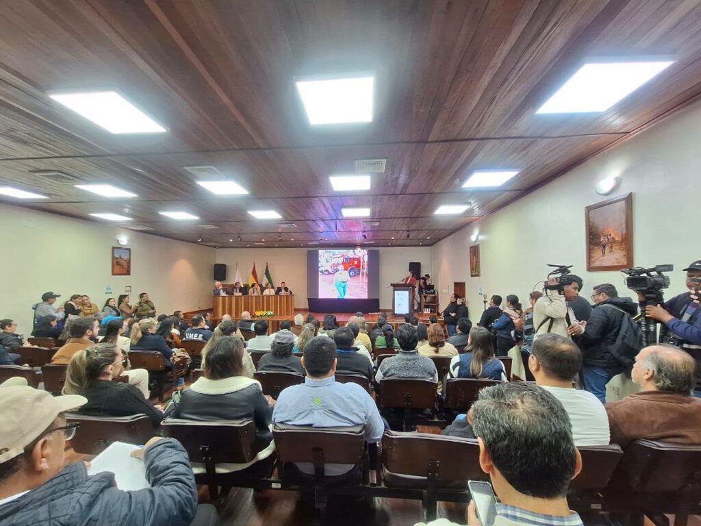 EL SENAMHI CONTRIBUYE CON LA PREVENCIÓN ESTRATÉGICA DE INCENDIOS FORESTALES EN UN ESFUERZO MULTISECTORIAL DESDE SANTA CRUZ